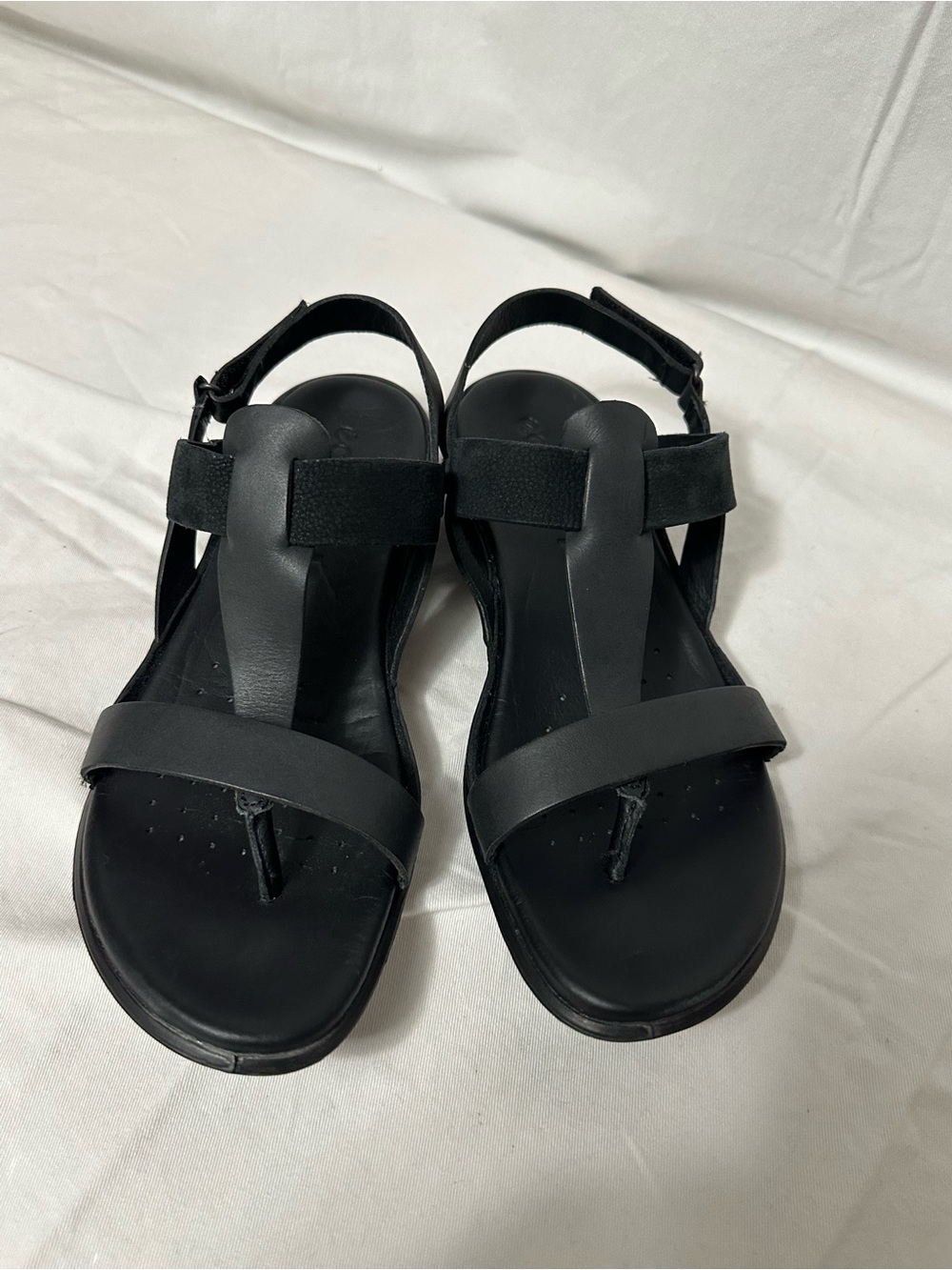 Ecco Black Leather Toe-Ring Ankle-Strap Sandals